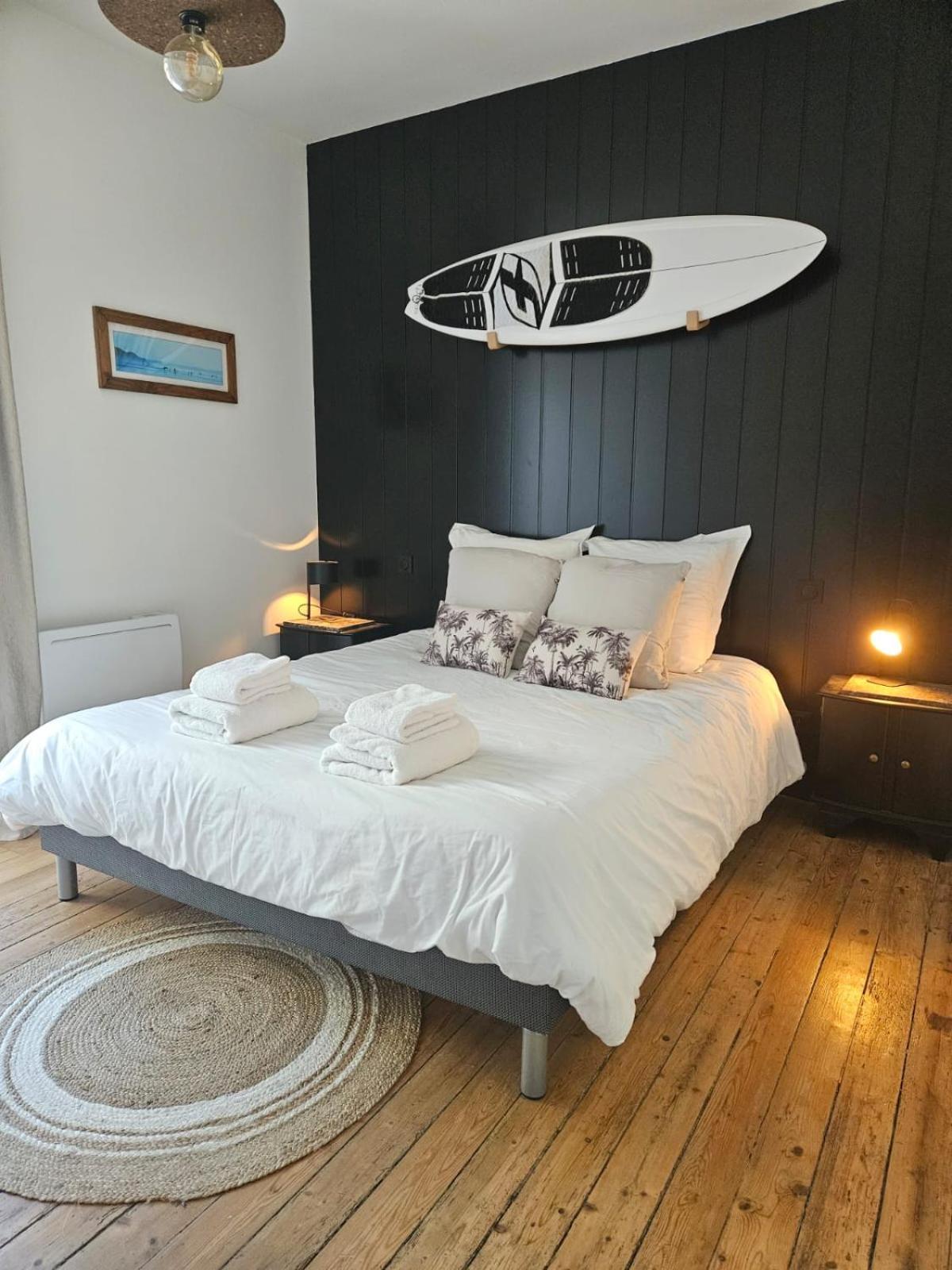 Anatoline Audierne Appart'Hotel Vue Mer - Sea & Harbor Stay Bagian luar foto