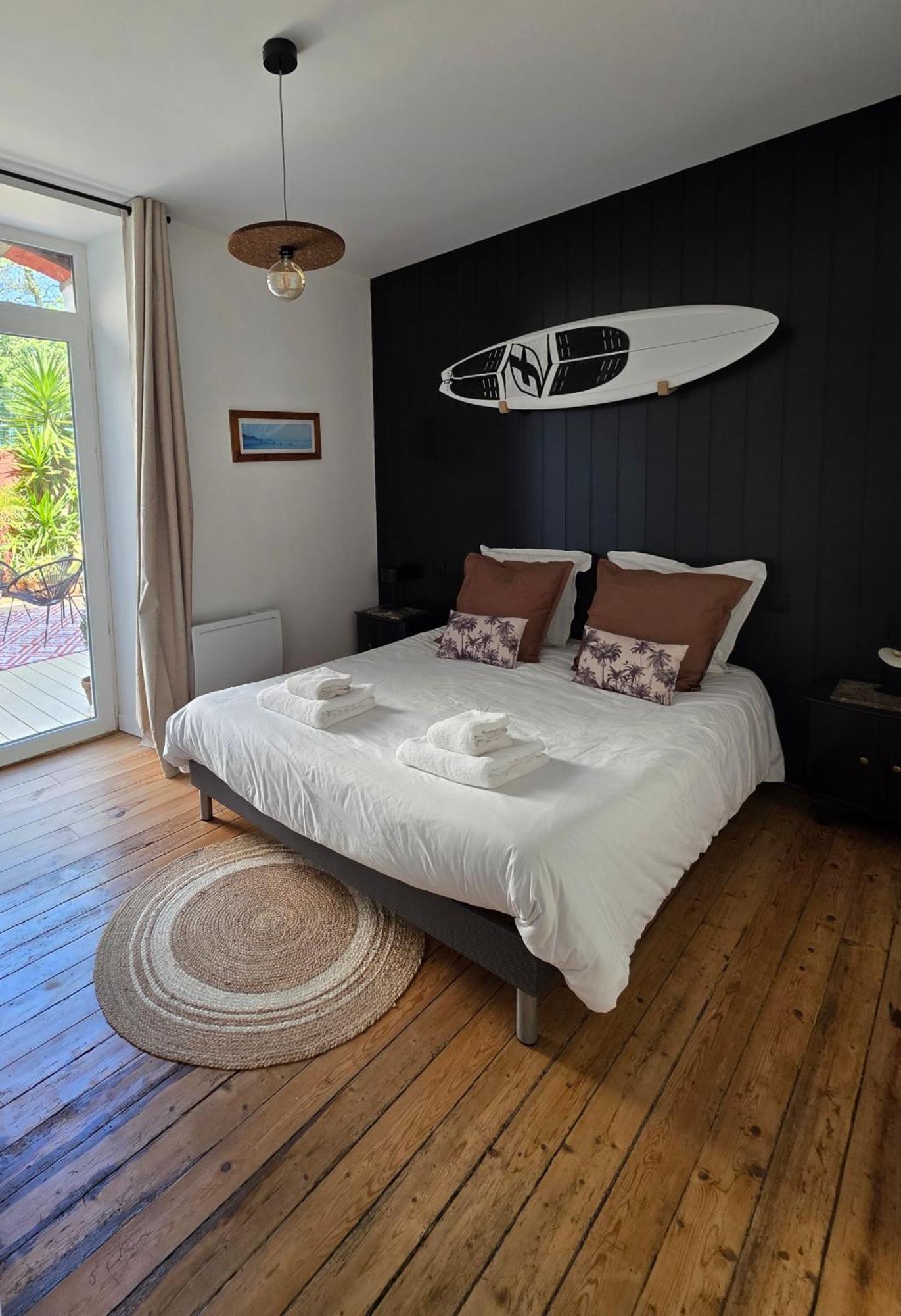 Anatoline Audierne Appart'Hotel Vue Mer - Sea & Harbor Stay Bagian luar foto